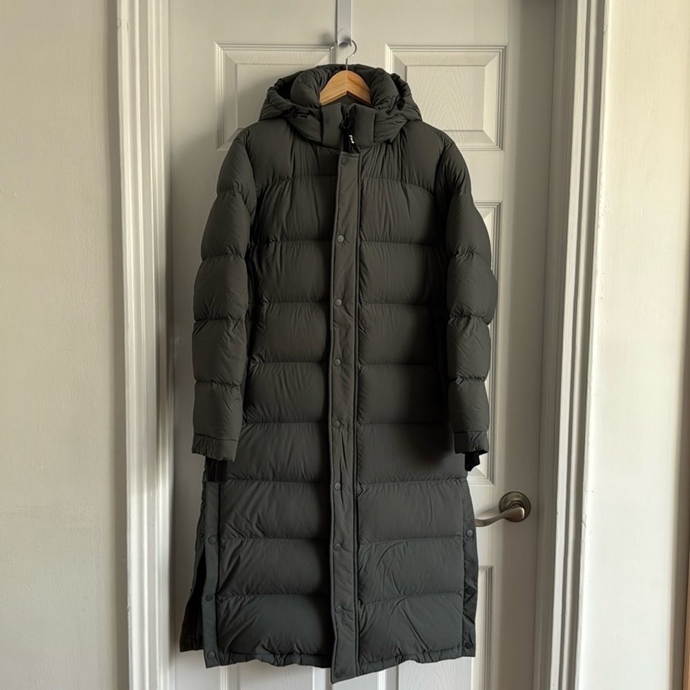 Aritzia TNA The Super Puff Long